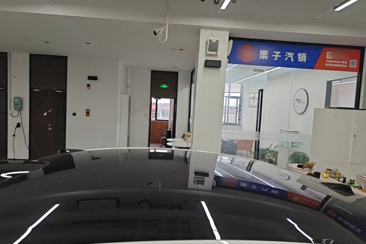 Used Nio ET5 2025 100 kWh Roof