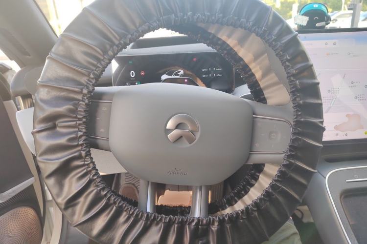 Used Nio ET5 2025 75 kWh Steering Wheel