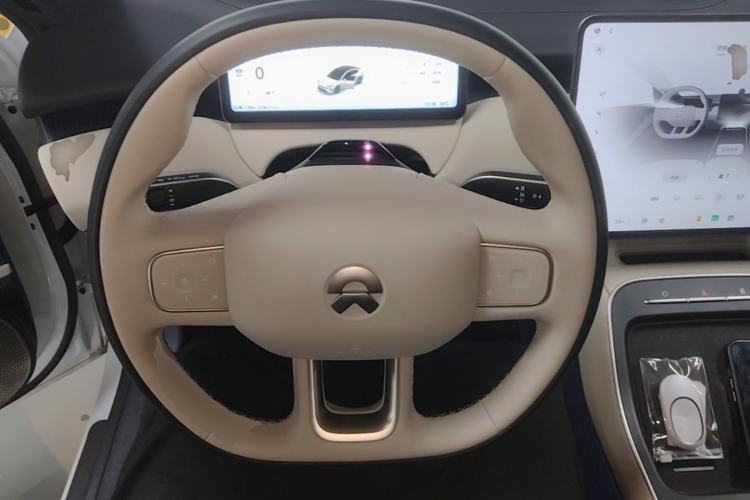Used Nio ET5 2025 75 kWh Steering Wheel