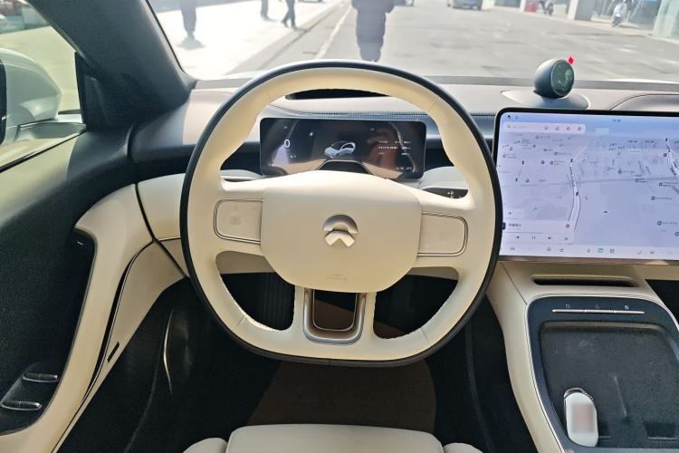 Used Nio ET5 2025 75 kWh Steering Wheel