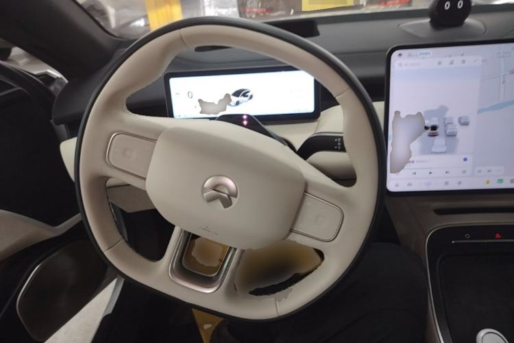Used Nio ET5 2025 75 kWh Steering Wheel