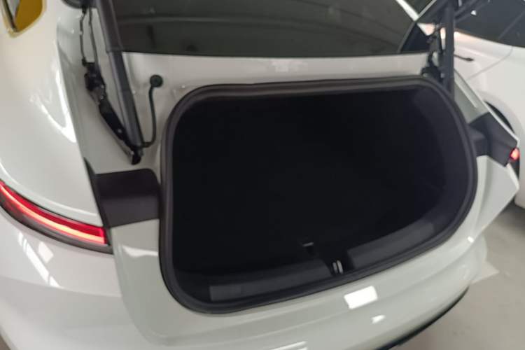 Used Nio ET5 2025 75 kWh Trunk