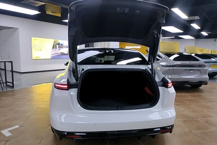 Used Nio ET5 2025 75 kWh Trunk