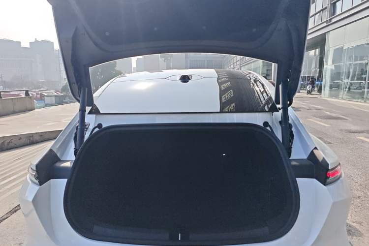 Used Nio ET5 2025 75 kWh Trunk