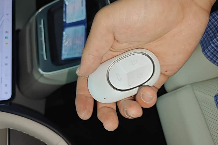 Used Nio ET5 2025 100 kWh Vehicle Key