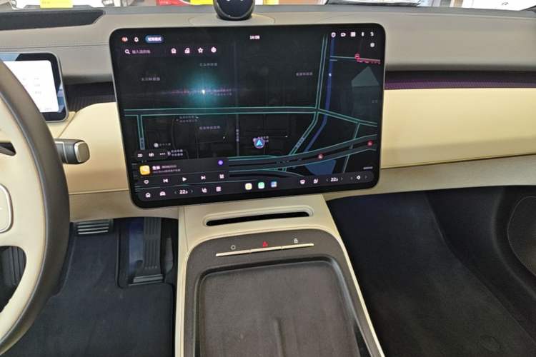 Used Nio ET5 2025 75 kWh Audio And AC Panel