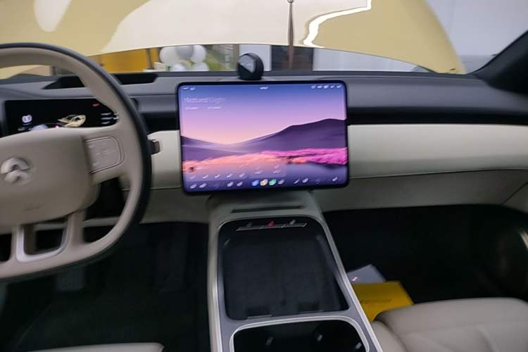 Used Nio ET5 2025 75 kWh Audio And AC Panel