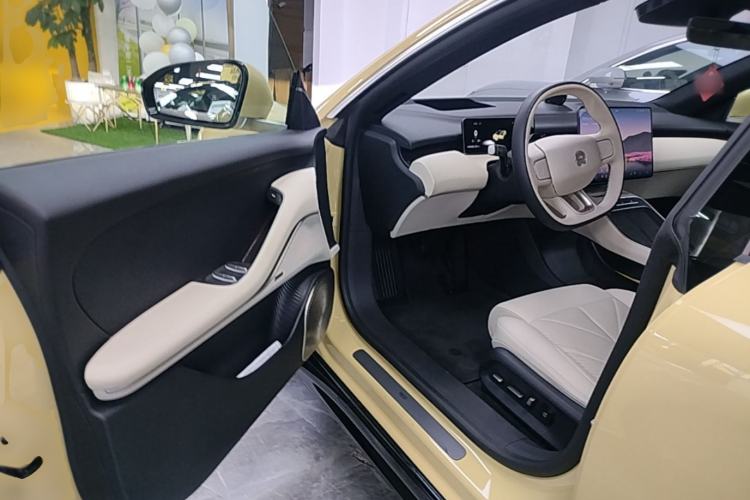 Used Nio ET5 2025 75 kWh Driver Seat