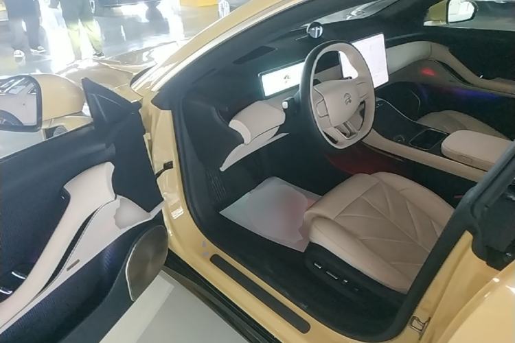 Used Nio ET5 2025 75 kWh Driver Seat