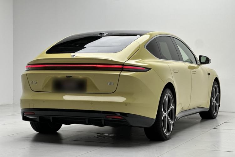 Used Nio ET5 2025 75 kWh Exterior 4
