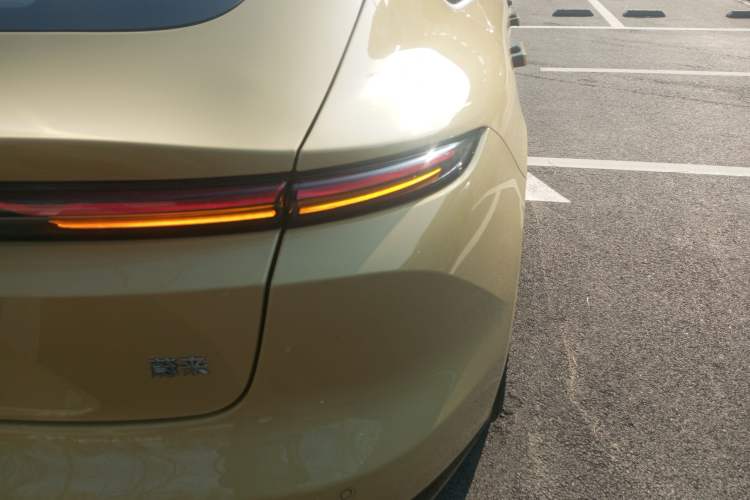 Used Nio ET5 2025 75 kWh Exterior 6