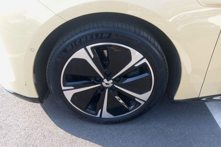Used Nio ET5 2025 75 kWh Exterior 7