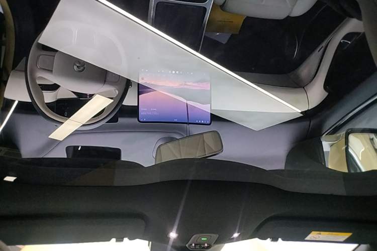Used Nio ET5 2025 75 kWh Headliner