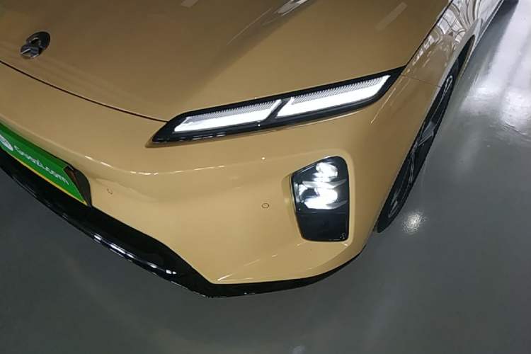 Used Nio ET5 2025 75 kWh Left Front Headlight