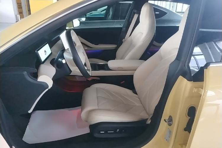 Used Nio ET5 2025 75 kWh Left Front Seat