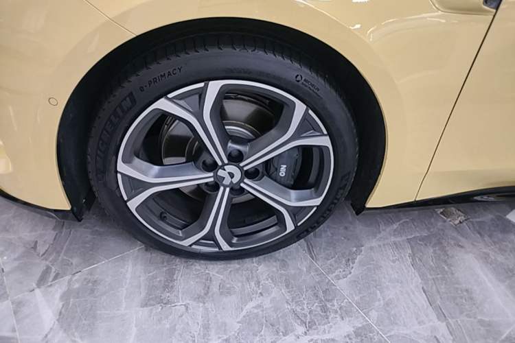 Used Nio ET5 2025 75 kWh Left Front Wheel Hub