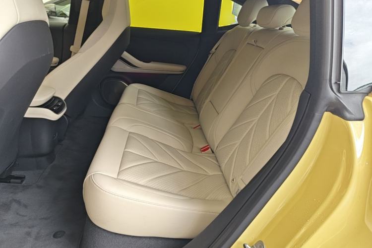 Used Nio ET5 2025 75 kWh Left Rear Seat