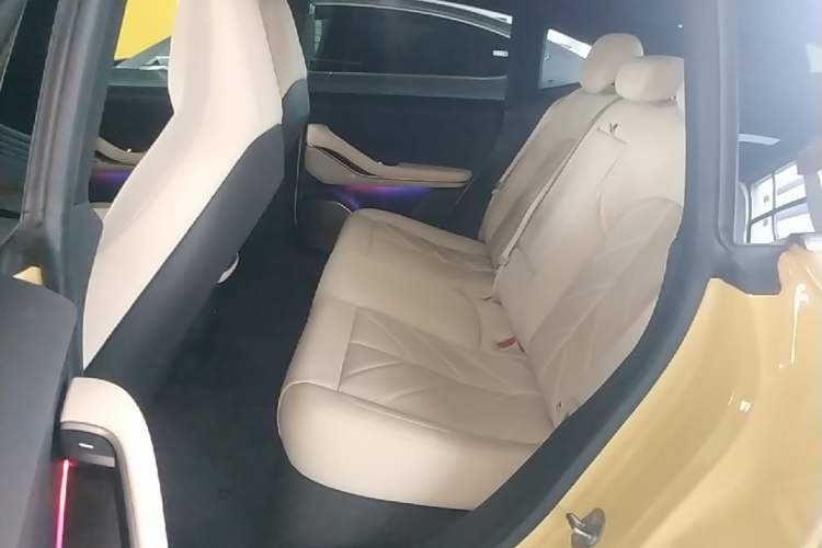 Used Nio ET5 2025 75 kWh Left Rear Seat