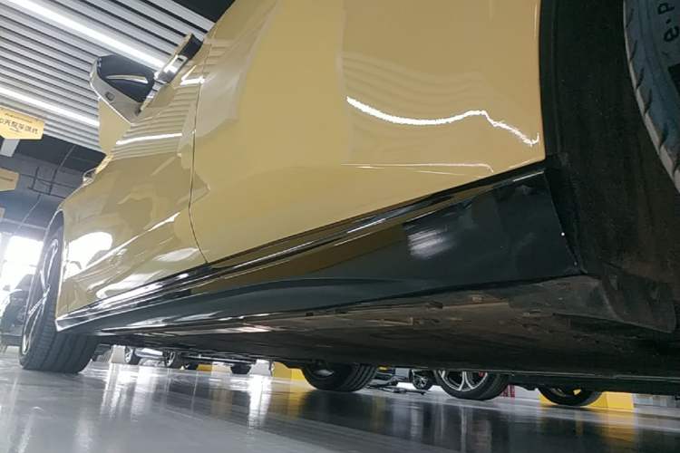 Used Nio ET5 2025 75 kWh Left Side Sill