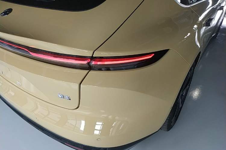 Used Nio ET5 2025 75 kWh Right Rear Taillight