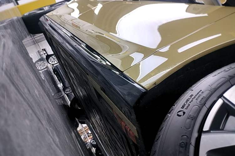 Used Nio ET5 2025 75 kWh Right Side Sill