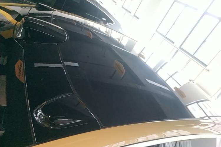 Used Nio ET5 2025 75 kWh Roof