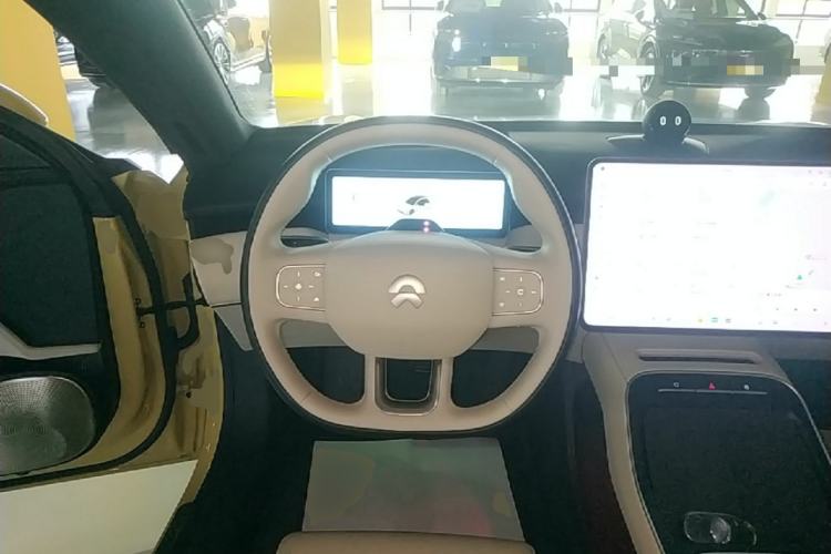 Used Nio ET5 2025 75 kWh Steering Wheel