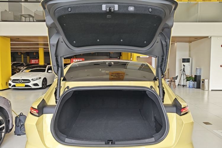 Used Nio ET5 2025 75 kWh Trunk
