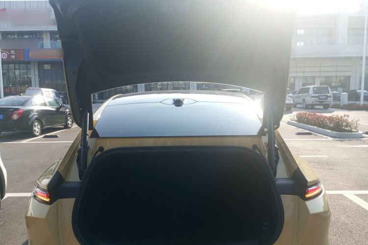 Used Nio ET5 2025 75 kWh Trunk