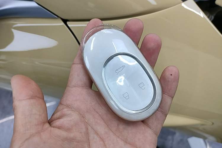Used Nio ET5 2025 75 kWh Vehicle Key
