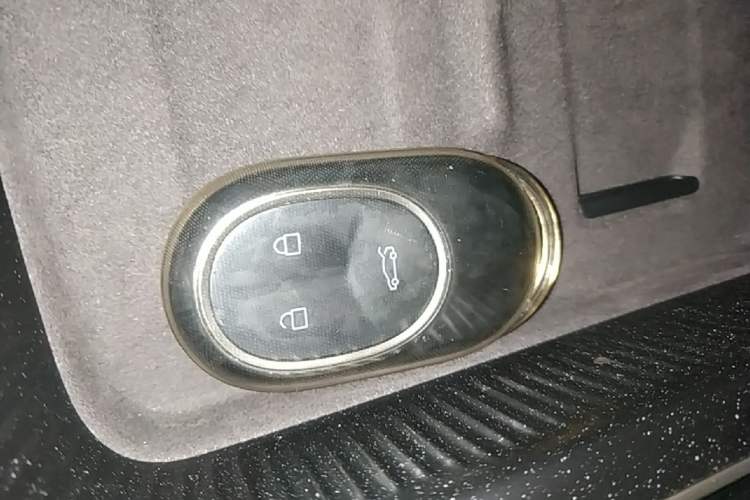 Used Nio ET5 2025 75 kWh Vehicle Key