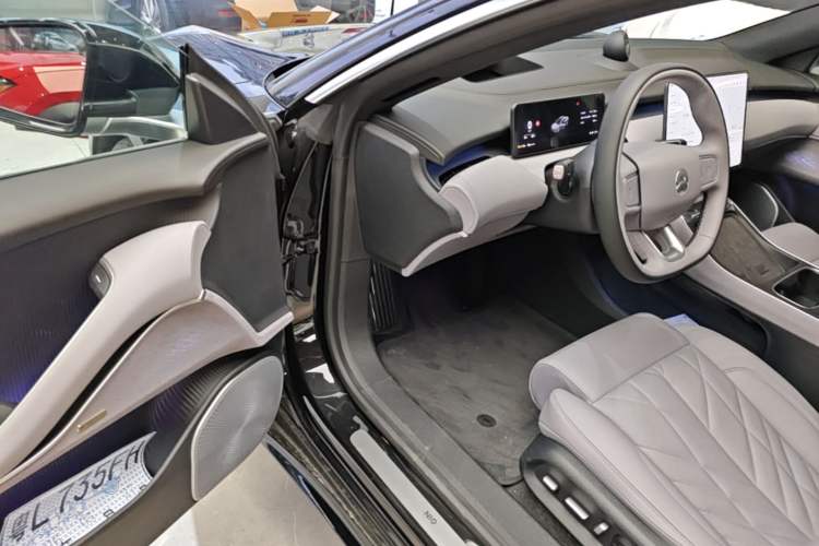 Used Nio ET5 2026 100kWh Driver Seat