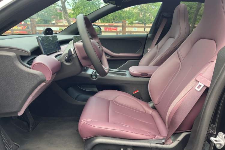 Used Nio ET5T 2024 75kWh Touring Interior 2