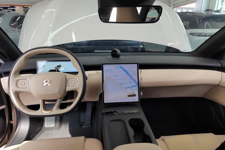 Used Nio ET5T 2024 75kWh Touring Center Console