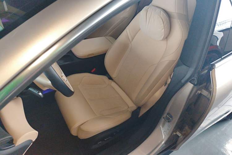 Used Nio ET5T 2023 75 kWh Touring Left Front Seat