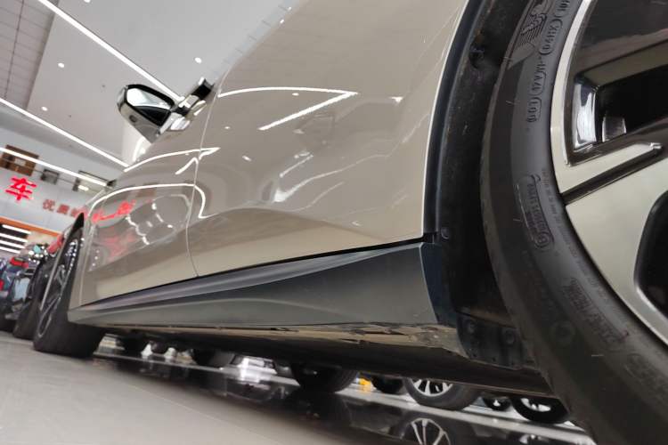 Used Nio ET5T 2024 75kWh Touring Left Side Sill