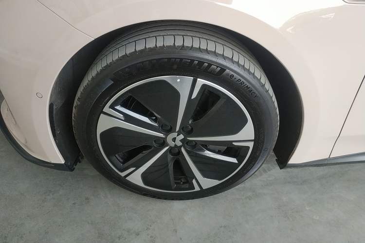 Used Nio ET5T 2024 75kWh Touring Left Front Wheel Hub