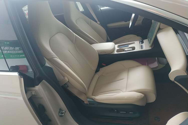 Used Nio ET5T 2024 75kWh Touring Right Front Seat