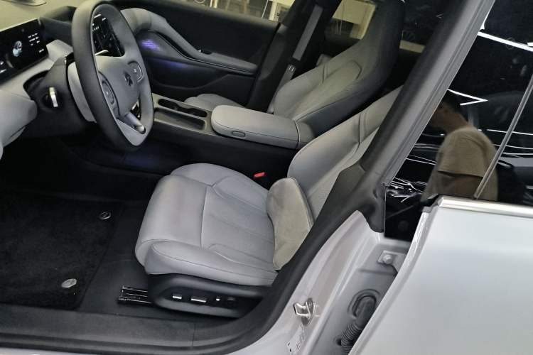 Used Nio ET5T 2024 75kWh Touring Left Front Seat