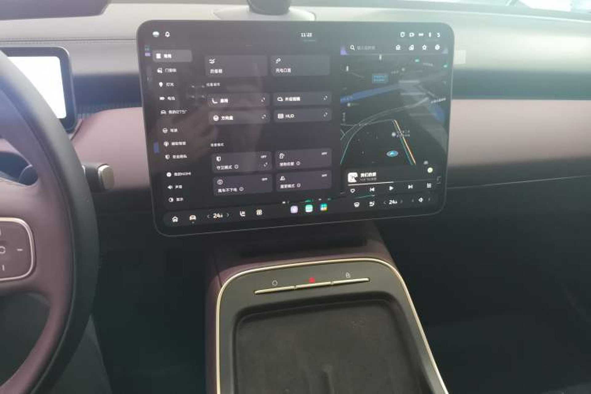 Used Nio ET5T 2025 75 kWh Touring Audio And AC Panel