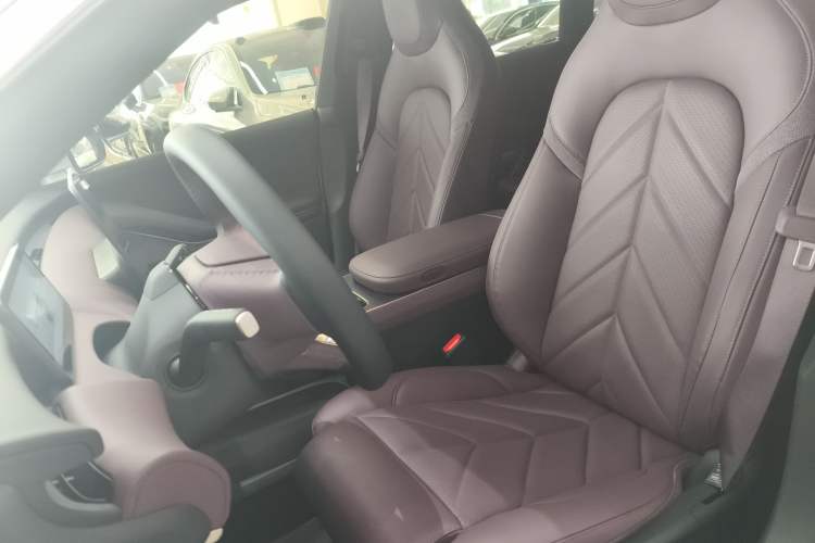 Used Nio ET5T 2025 75 kWh Touring Left Front Seat