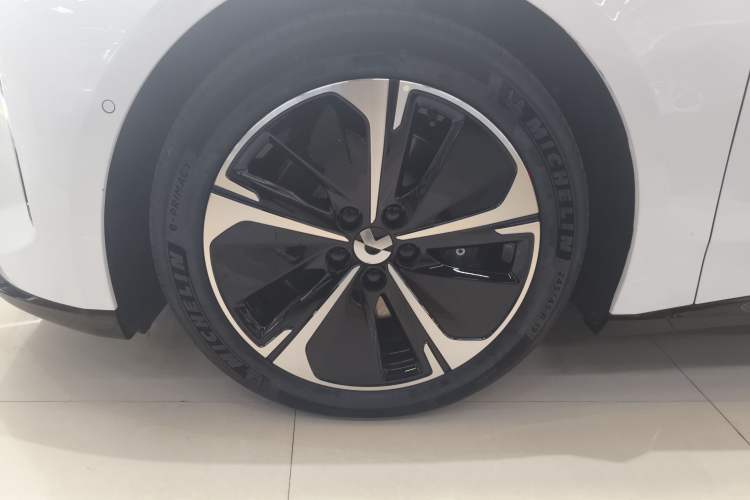 Used Nio ET5T 2025 75 kWh Touring Left Front Wheel Hub