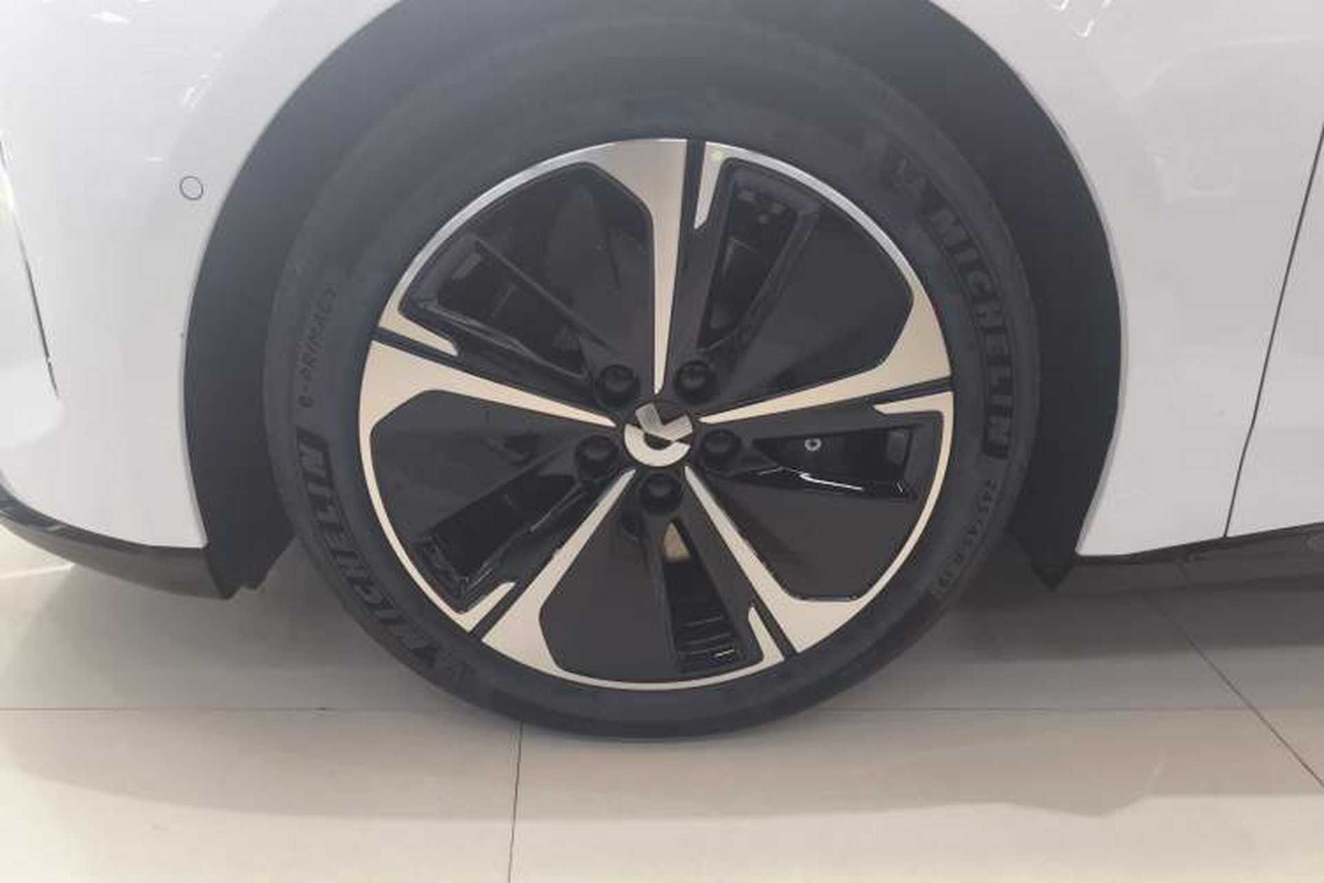 Used Nio ET5T 2025 75 kWh Touring Left Front Wheel Hub