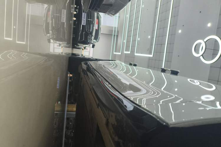 Used Nio ET5T 2025 75 kWh Touring Right Side Sill