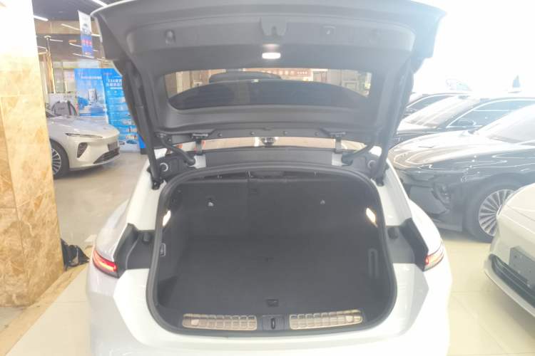 Used Nio ET5T 2025 75 kWh Touring Trunk