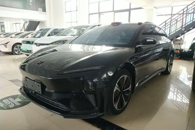 Ojetý Nio ET5T 2023 75 kWh Touring