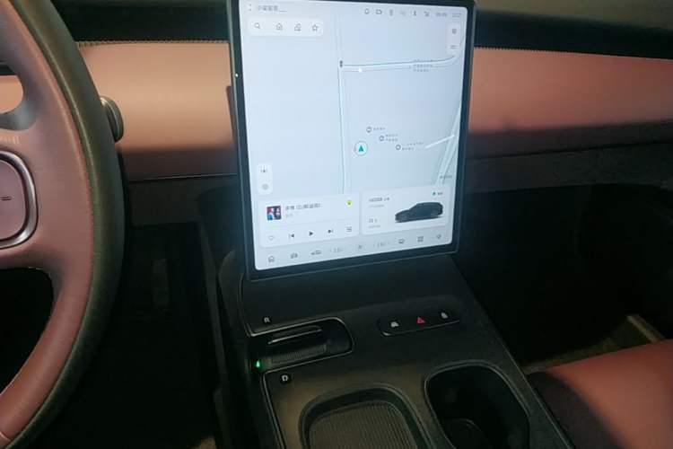 Used Nio ET5T 2023 75 kWh Touring Audio And AC Panel