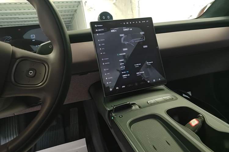 Used Nio ET5T 2023 75 kWh Touring Audio And AC Panel