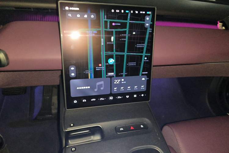 Used Nio ET5T 2023 75 kWh Touring Audio And AC Panel