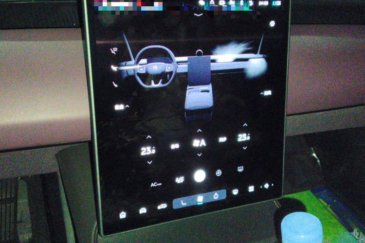 Used Nio ET5T 2023 75 kWh Touring Audio And AC Panel
